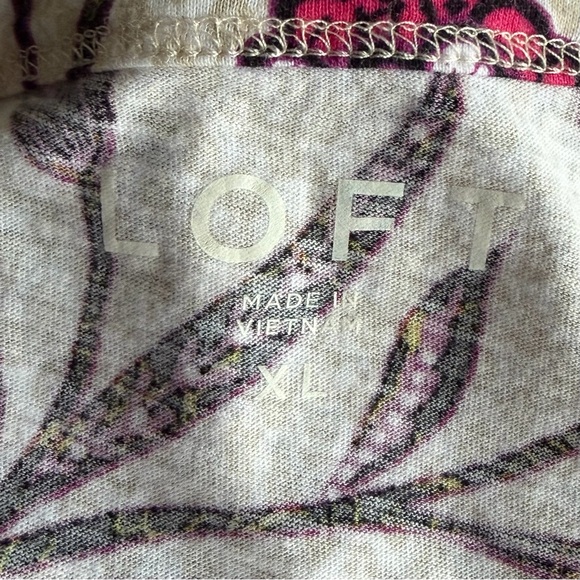•LOFT• Floral Short Sleeve Knit Blouse – Size XL - Picture 2 of 7